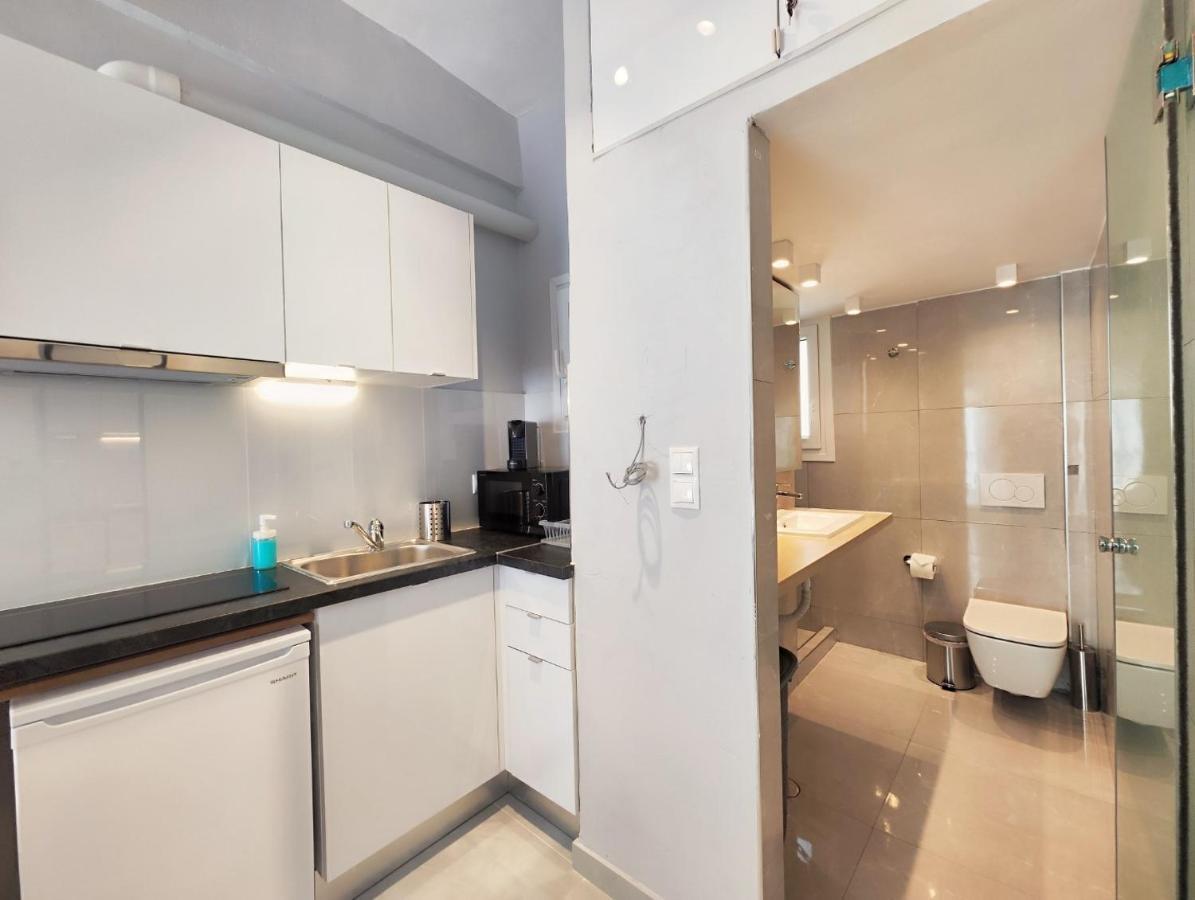 Zea Apartments Piraeus Exterior photo