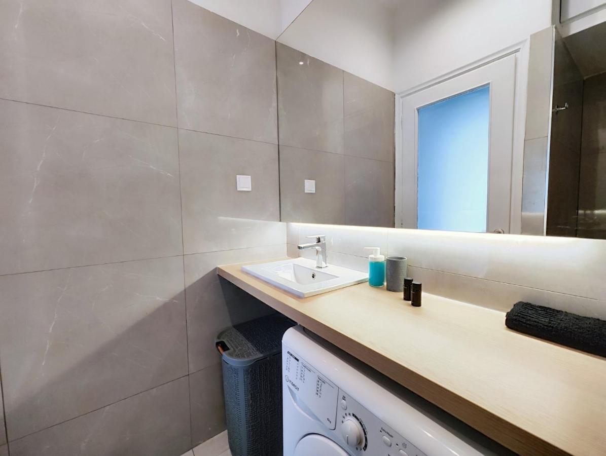Zea Apartments Piraeus Exterior photo